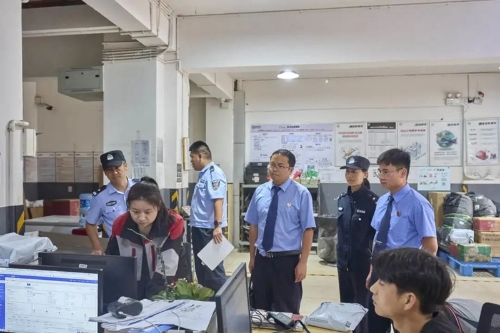 1695605449321084016.jpg 640.jpg