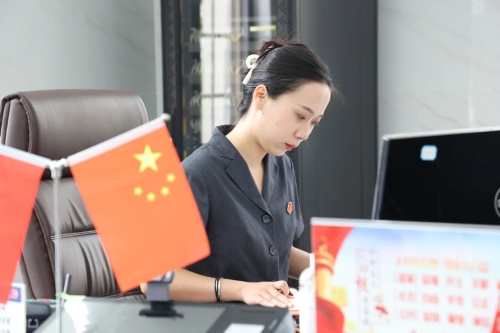 <span style='background-color:;'>17153068936</span>42082578.jpg