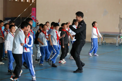 1764298573248064441.png 3.png