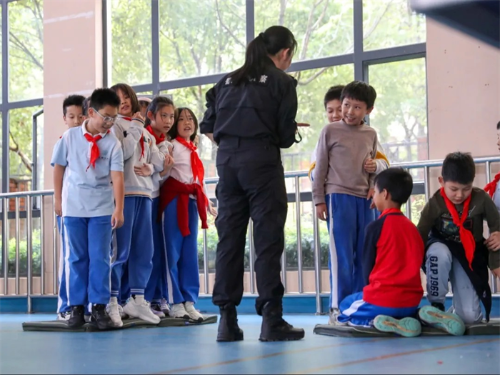 1764298593611084011.png 4.png